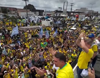 Flávio Bolsonaro encerra agenda em Alagoas com motociata e encontro com empresários em Arapiraca