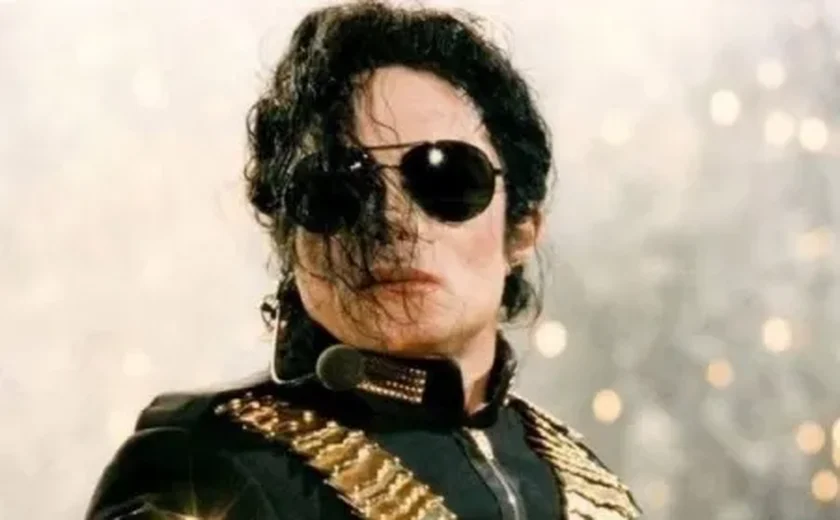 Michael Jackson teria abusado de criança na casa de Elton John