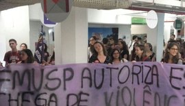 Estudantes protestam contra formatura de aluno da USP acusado de estupro