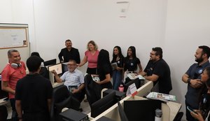 Estudantes de Escola Estadual visitam redação da Tribuna