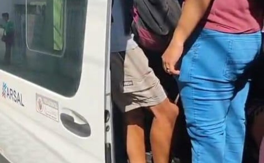 DMTT aborda van superlotada e com tacógrafo vencido