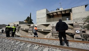 Descarrilamento de trem de carga deixa pelo menos cinco mortos no México