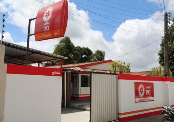 Paciente com surto psicológico é atendido por equipe médica do Samu