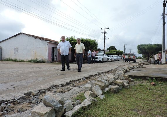 Casal investe mais de R$ 1,5 milhão no abastecimento de Piaçabuçu