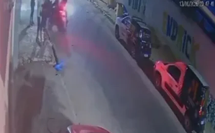 Dois suspeitos de assaltos a pedestres na Ponta da Terra são presos em Maceió