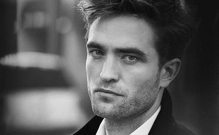 Pattinson declara que passou uma noite com autora de 'Cinquenta Tons'