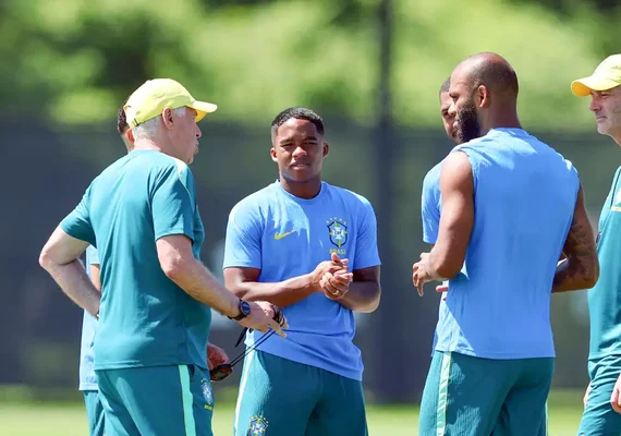 Brasil faz último treino antes de encarar Noruega pelas oitavas