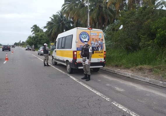 Operação do BPRv apreende dois automóveis o Litoral Sul