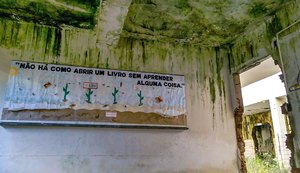 Escolas estão abandonadas nos bairros de Maceió afetados pelo afundamento