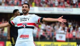 Alagoano Gilberto esquece críticas e mira mais gols em estreia na Vila