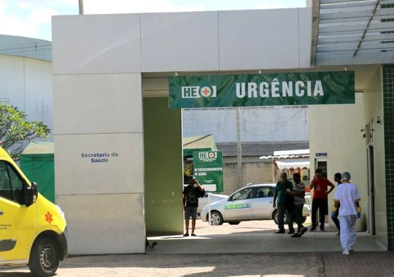 Policial é internado em hospital após disparo acidental no abdome