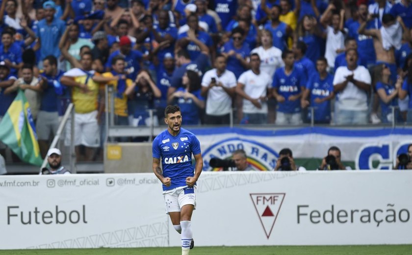 Cruzeiro vence Galo, vira placar contrário e conquista Campeonato Mineiro