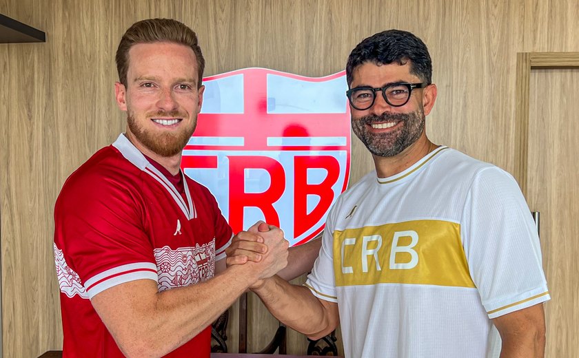 CRB realiza apresentação oficial do lateral-esquerdo Lucas Lovat