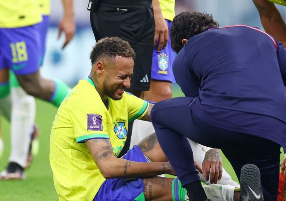 Neymar e Danilo estão fora do jogo do Brasil contra a Suíça