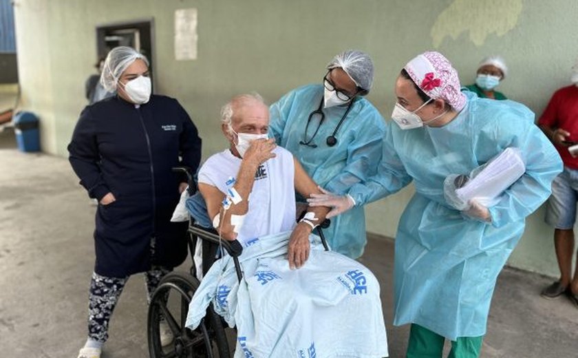 Paciente do HGE comemora saída da UTI para enfermaria com pedido surpreendente