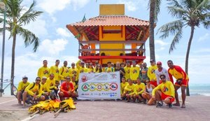 Parceria entre surfistas e guarda-vidas se estenderá até dezembro deste ano