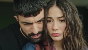 Atriz de Meu Nome é Farah é resgatada após estúdio ficar inundado na Turquia