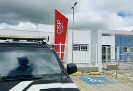 Idoso de 65 anos é preso após quebrar objetos em casa e ameaçar mãe de 89 anos em Palmeira
