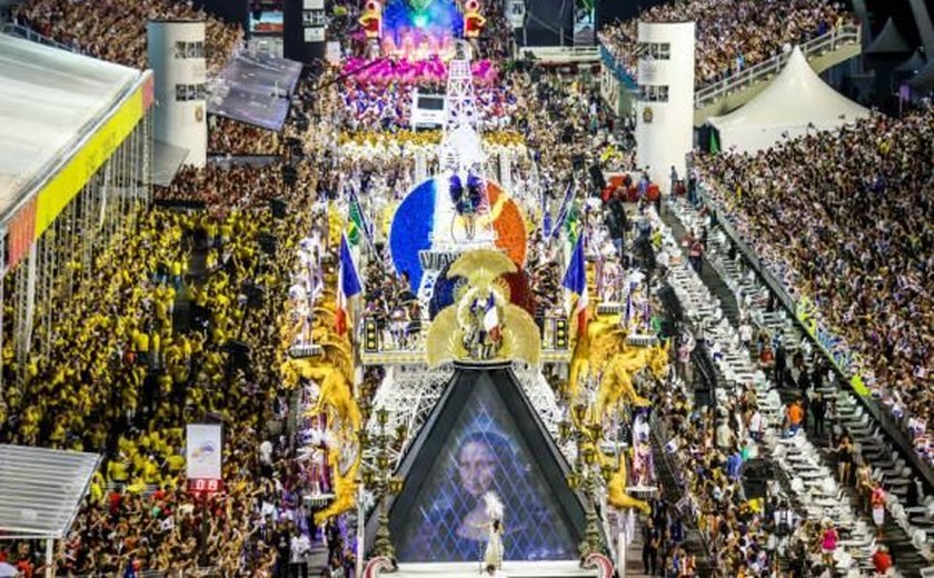 Passarela do samba de SP recebe sete escolas na 2ª noite de desfiles