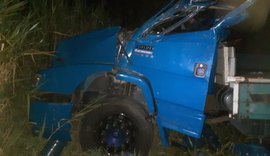 Presidente da Câmara de Porto Calvo morre em acidente com caminhão