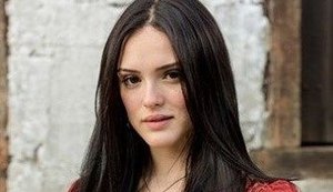 Gafe de Isabelle Drummond em gravação de novela gera punição na Globo