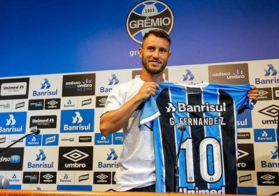 Argentino Gastón Fernández chega ao Grêmio e veste a camisa 10