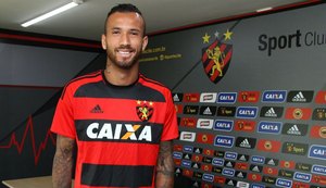 Atacante Leandro Pereira assina contrato e é o novo reforço do Sport