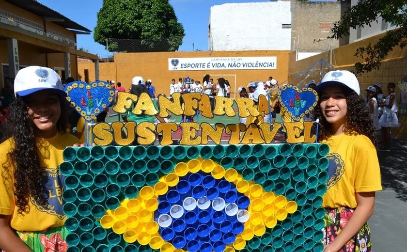 Desfile Cívico da LBV movimenta comunidade do Coelhos e leva mensagem sobre o cuidado com o Meio Ambiente