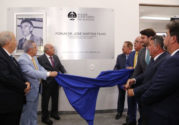 Ministro Humberto Martins participa de entrega de fórum reestruturado