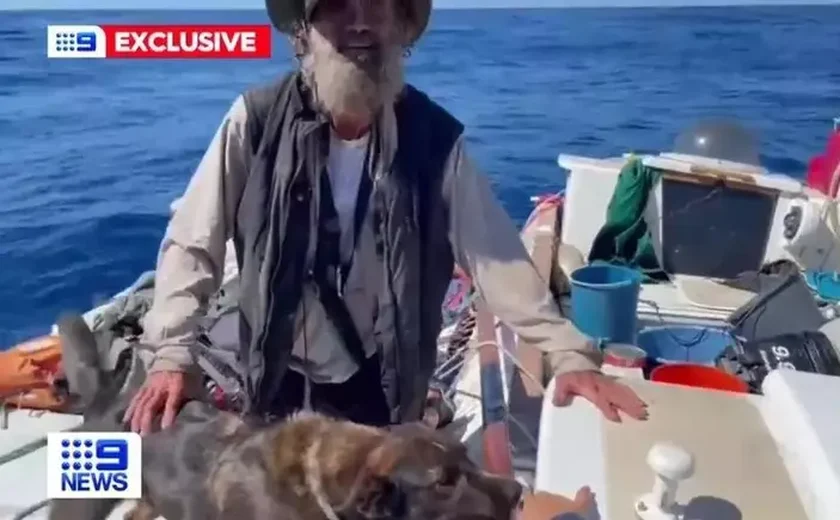 Velejador e cadela são encontrados após 2 meses à deriva no Pacífico