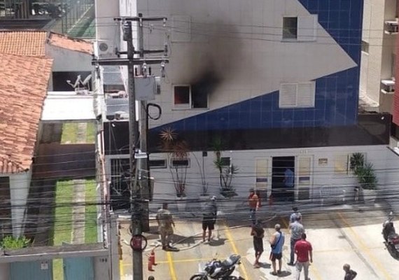 Incêndio atinge hotel no bairro da Ponta Verde