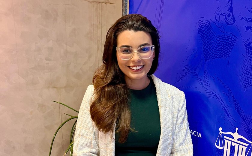 Advogada Júlia Figueiredo reforça importância do combate à violência contra a mulher no Agosto Lilás
