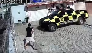 Motocicleta e viatura da SMTT quase atingem pai e filho durante perseguição em Rio Largo