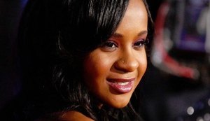 Filha queria matar Whitney Houston e fazer parecer como morte natural, revela doc