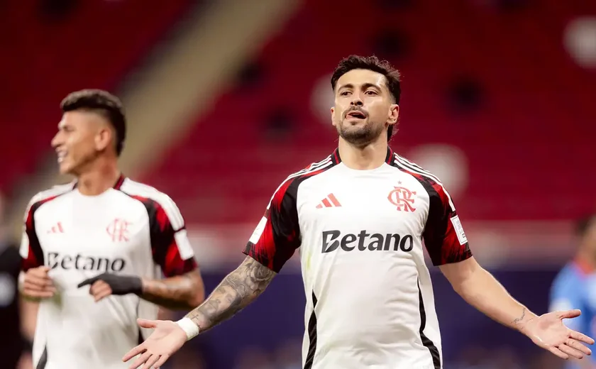 Com brilho de Arrascaeta, Flamengo vence Cruz Azul e avança à semi da Copa Intercontinental