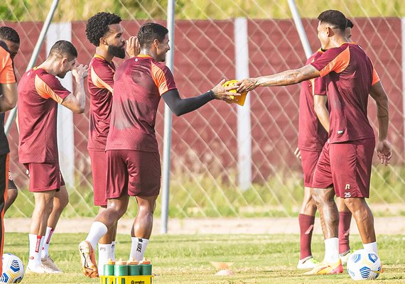 CRB pode poupar titulares contra a Ponte Preta