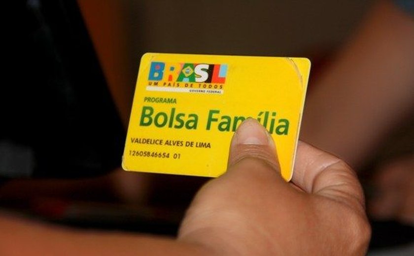 Bolsa Família repassa, em abril, R$ 8,4 milhões a beneficiários de Maceió