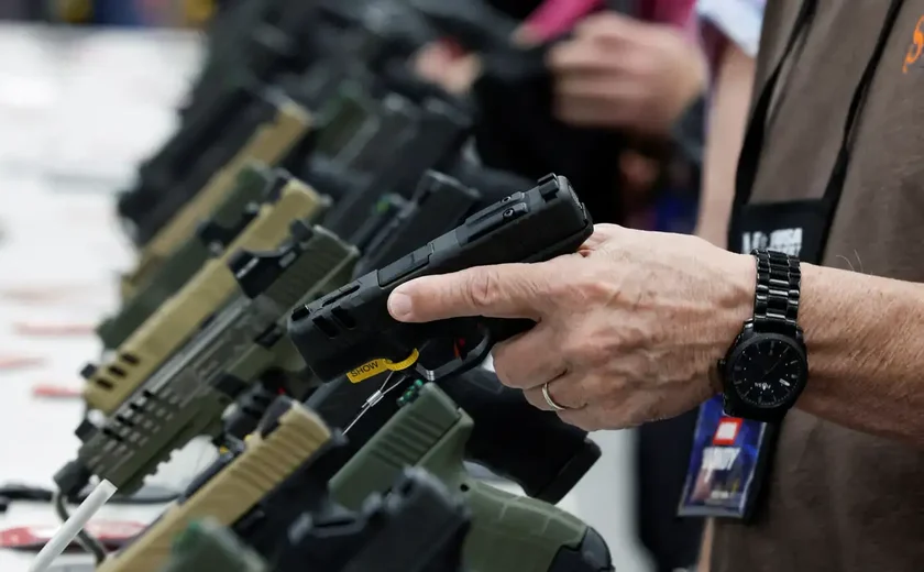 Ações pró-armas de Trump devem favorecer facções criminosas no Brasil