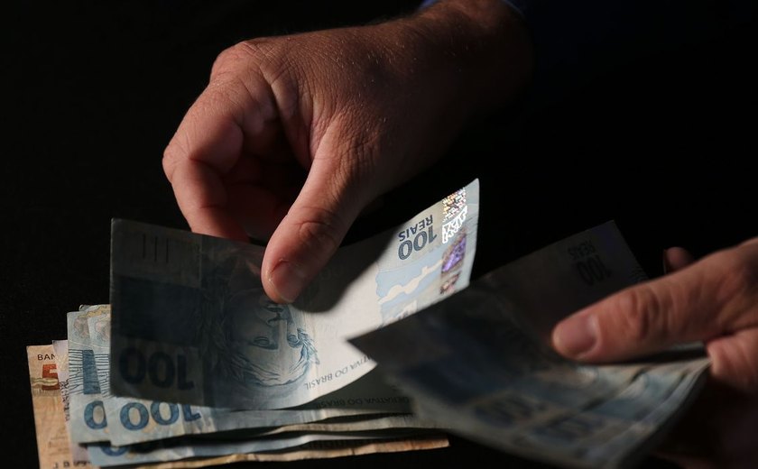 Brasileiros sacaram em abril R$ 482,8 milhões esquecidos em bancos