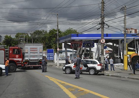 Explosão em posto de gasolina fere quatro pessoas em São Paulo