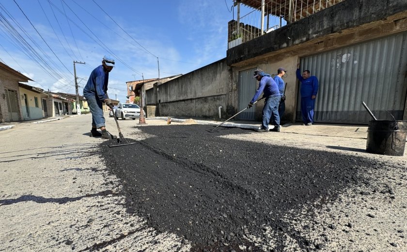 Operação Tapa-buraco recuperou 357 ruas de Maceió em agosto