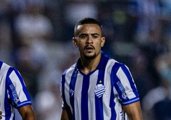 Marlon celebra retorno aos treinos no CSA e projeta volta aos gramados