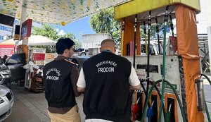 Procon Maceió fiscaliza postos de combustíveis após aumento da gasolina