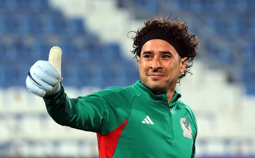 Entenda por que goleiro Ochoa, ex de Dulce María, é considerado 'Mariah Carey das Copas'