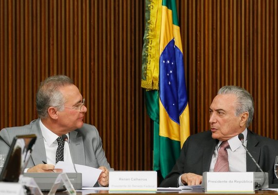 Senadores do PMDB relatam 'desconforto' com críticas de Renan a Temer