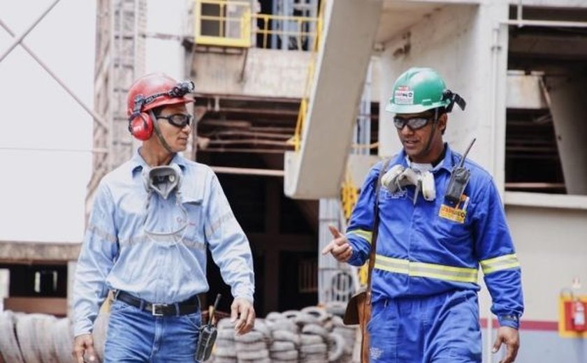 Fábrica de cimento e concreto retoma produção e gera 300 empregos diretos em Alagoas
