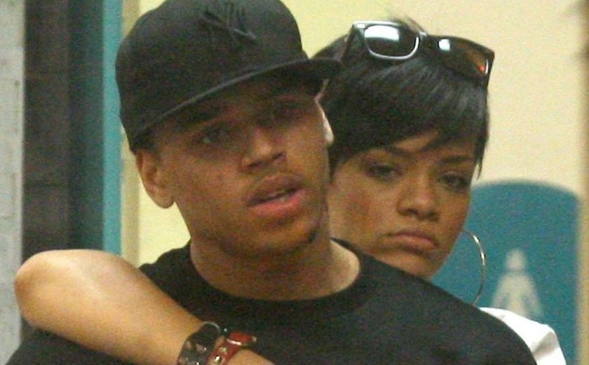 Chris Brown culpa Rihanna por ter batido nela e desfigurado seu rosto