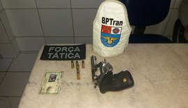 BPTran apreende arma em conjunto residencial de Rio Largo