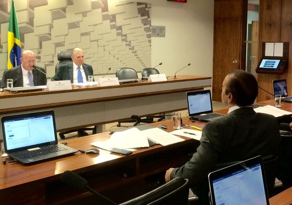 Senador faz apelo para Bacen reduzir juros que afetam classe média e assalariados