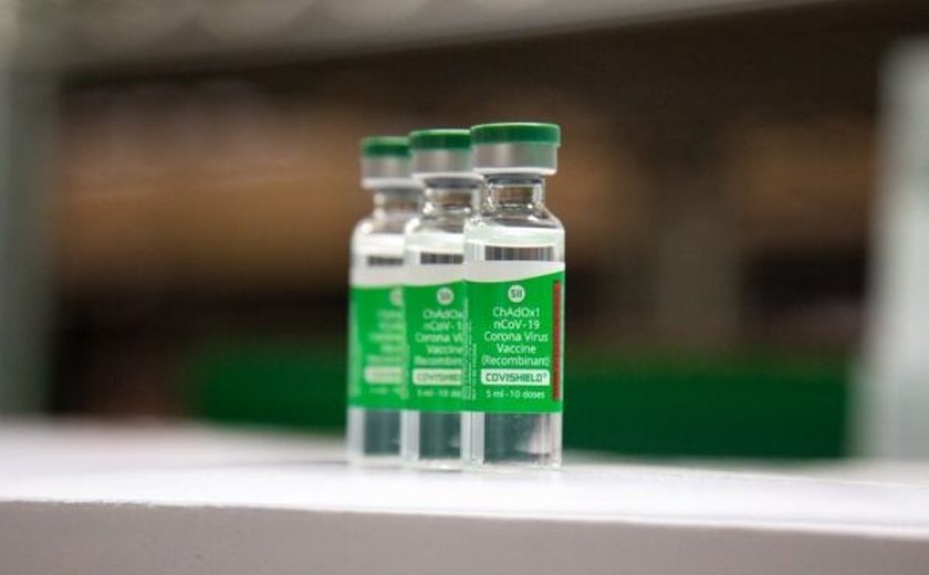 Municípios iniciam a retirada de novas doses da vacina contra a Covid-19